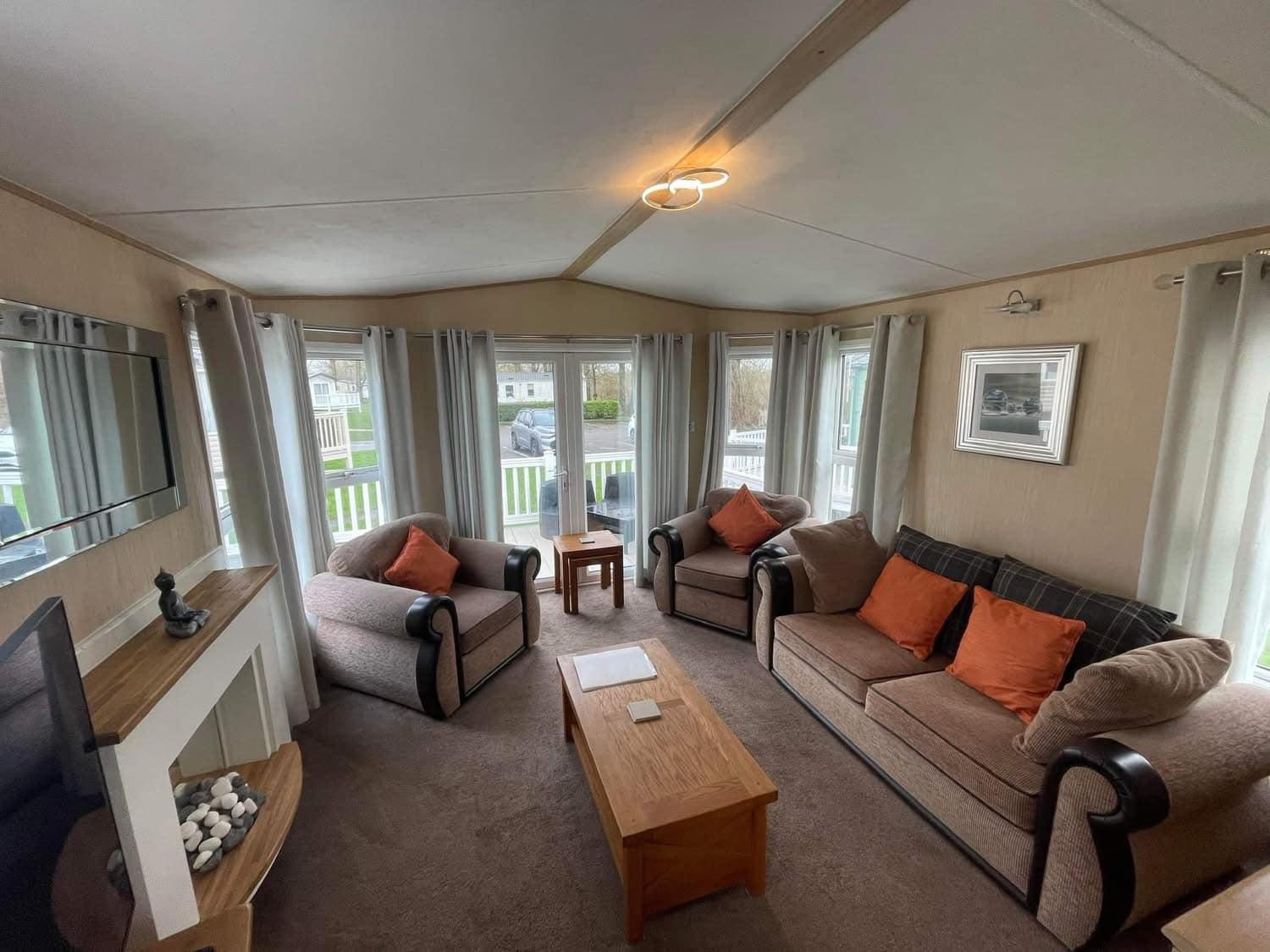8 Berth Caravan Marton Mere Holiday Park - Blackpool — Photos 3